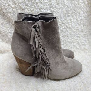 Vince‎ Camuto Hayzee Fringed Western Inspired Ankle Boots sz 8.5